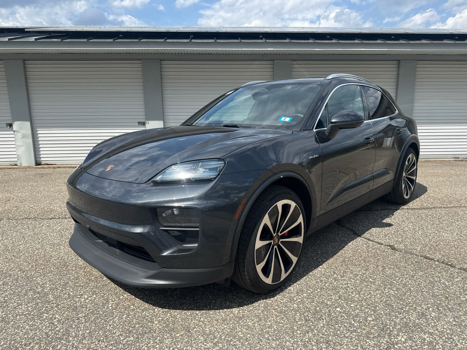 Used 2025 Porsche Macan 4S Electric AWD/4WD image 1