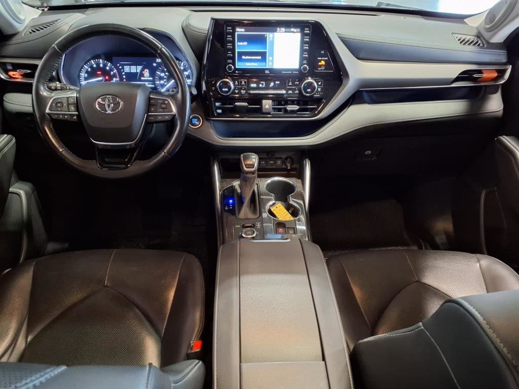 Used 2020 Toyota Highlander Limited image 18