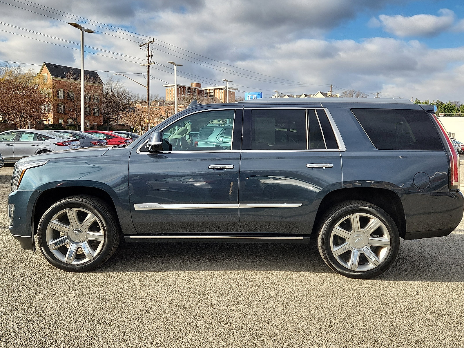 Used 2020 Cadillac Escalade Premium Luxury image 7