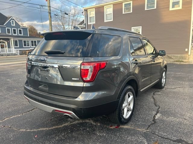 Used 2017 Ford Explorer XLT AWD/4WD image 8
