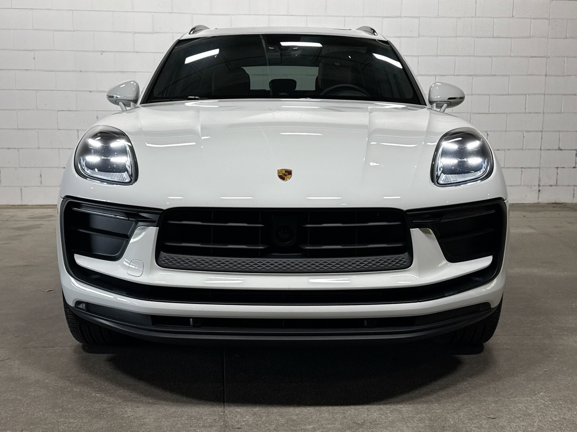 Certified 2026 Porsche Macan AWD/4WD image 9
