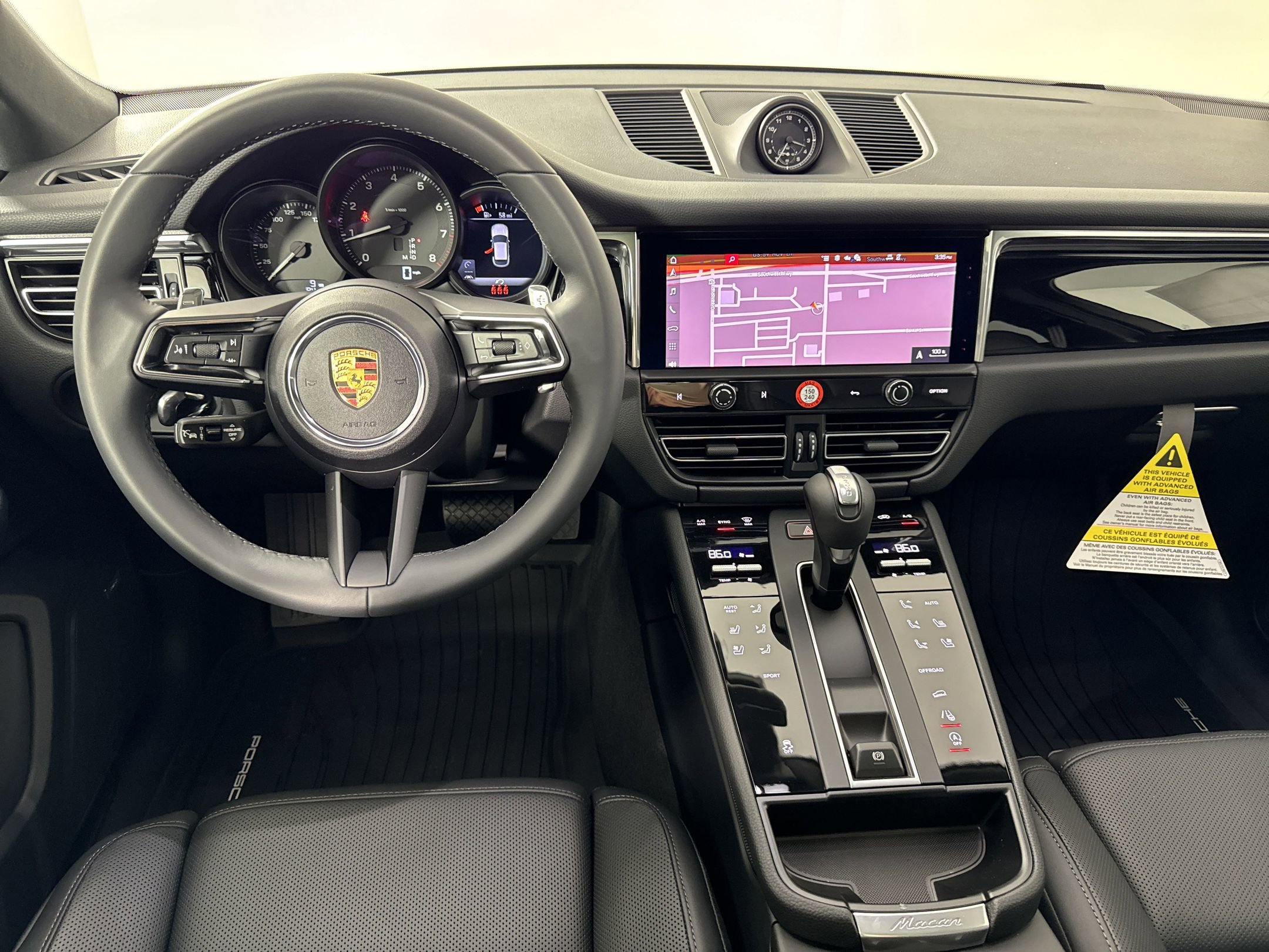 Certified 2025 Porsche Macan image 27