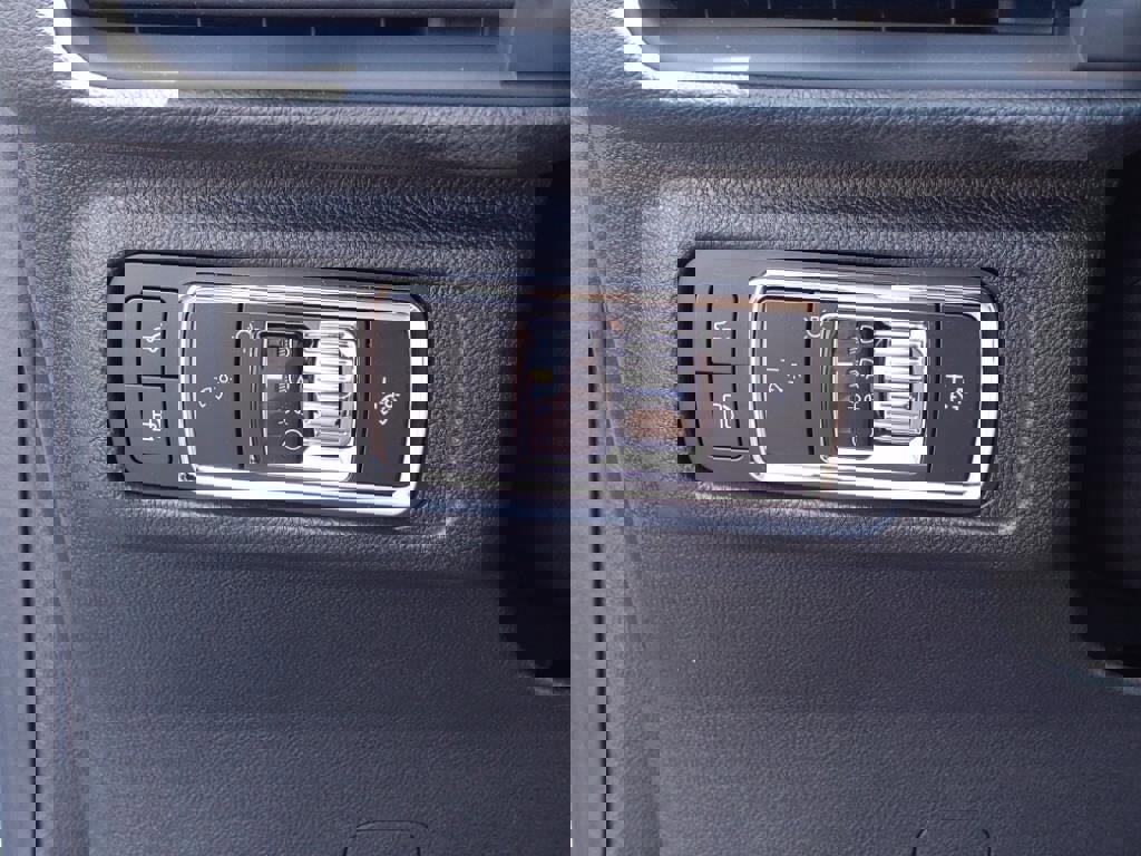 Used 2023 Lincoln Corsair Grand Touring w/ Equipment Group 302A image 40