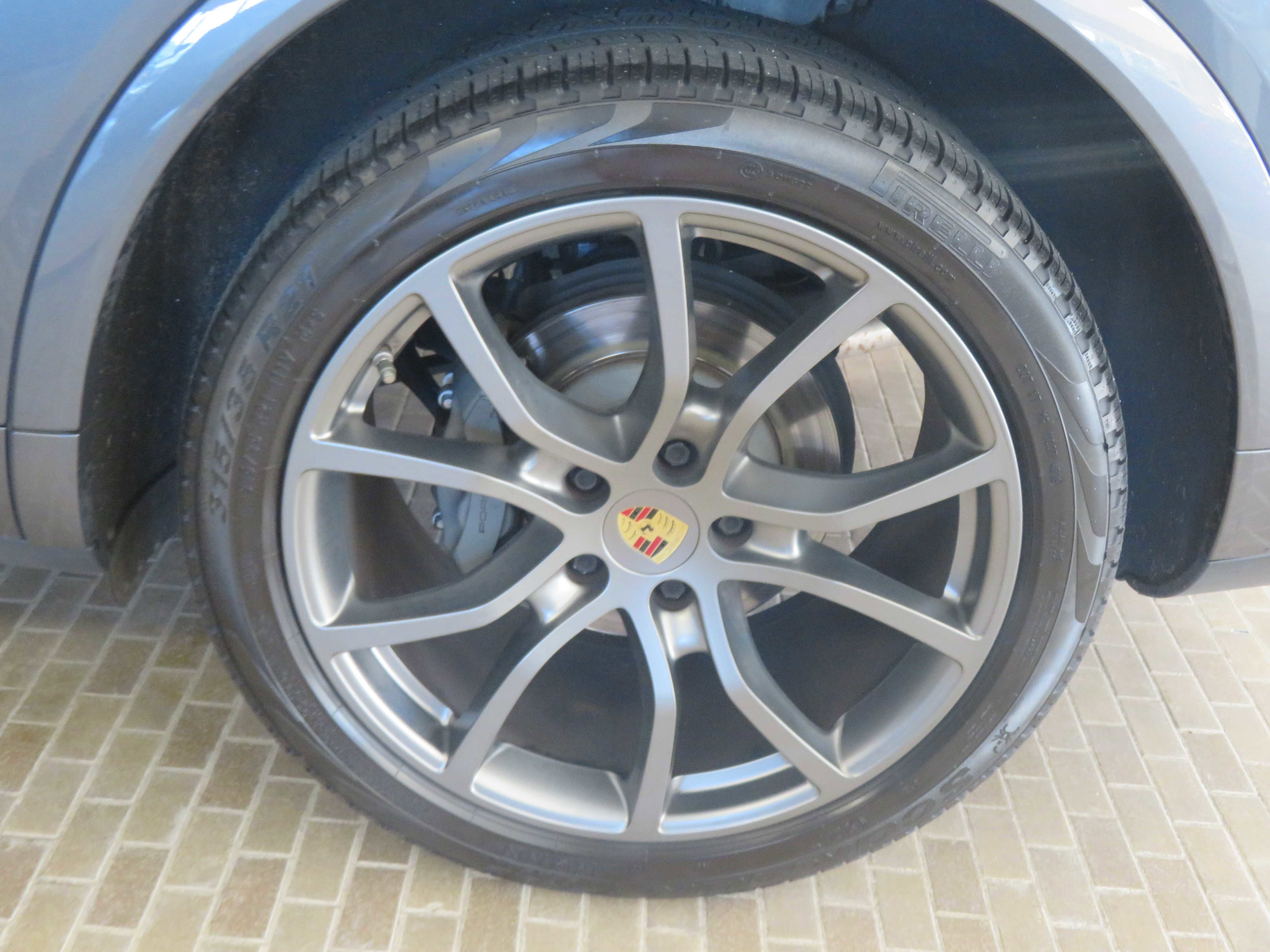 Used 2020 Porsche Cayenne S image 8