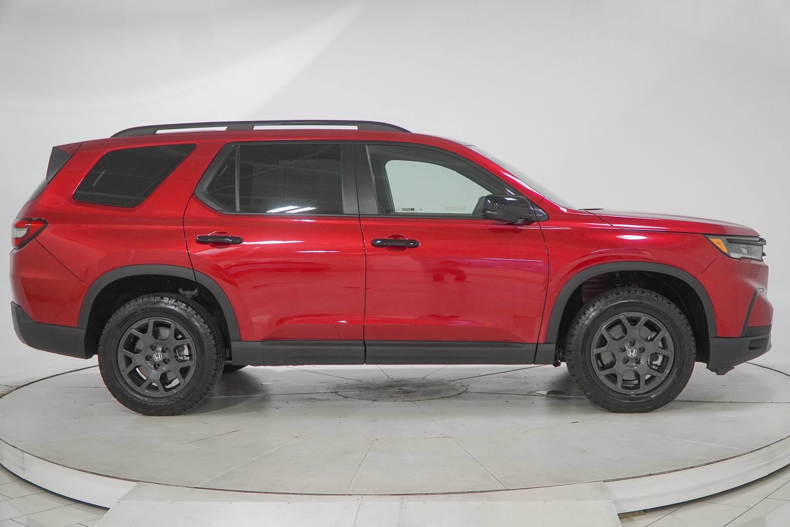 Certified 2025 Honda Pilot TrailSport image 15
