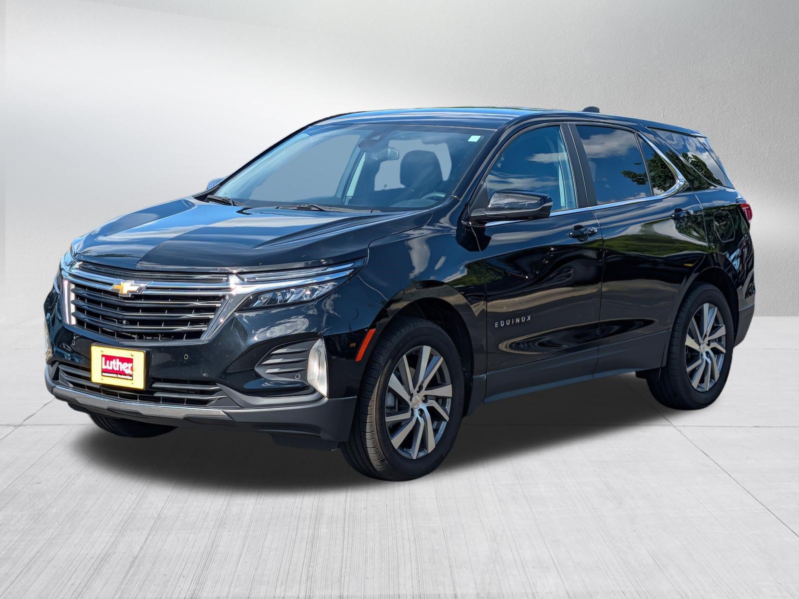 Used 2024 Chevrolet Equinox LT AWD/4WD image 3