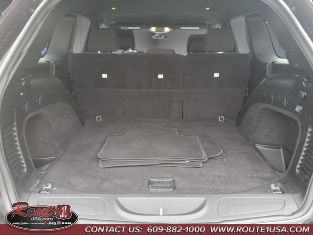 Used 2019 Jeep Grand Cherokee Laredo AWD/4WD image 20
