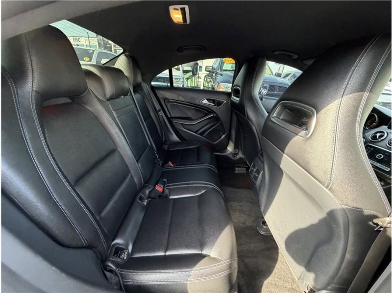 Used 2018 Mercedes-Benz CLA 250 image 27