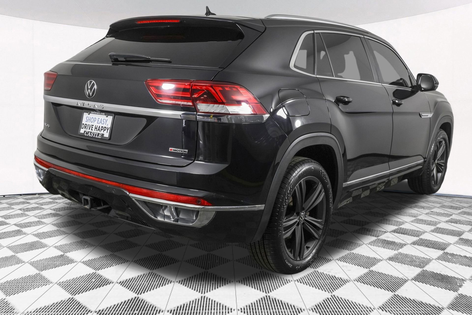 Used 2022 Volkswagen Atlas Cross Sport SEL R-Line AWD/4WD image 14