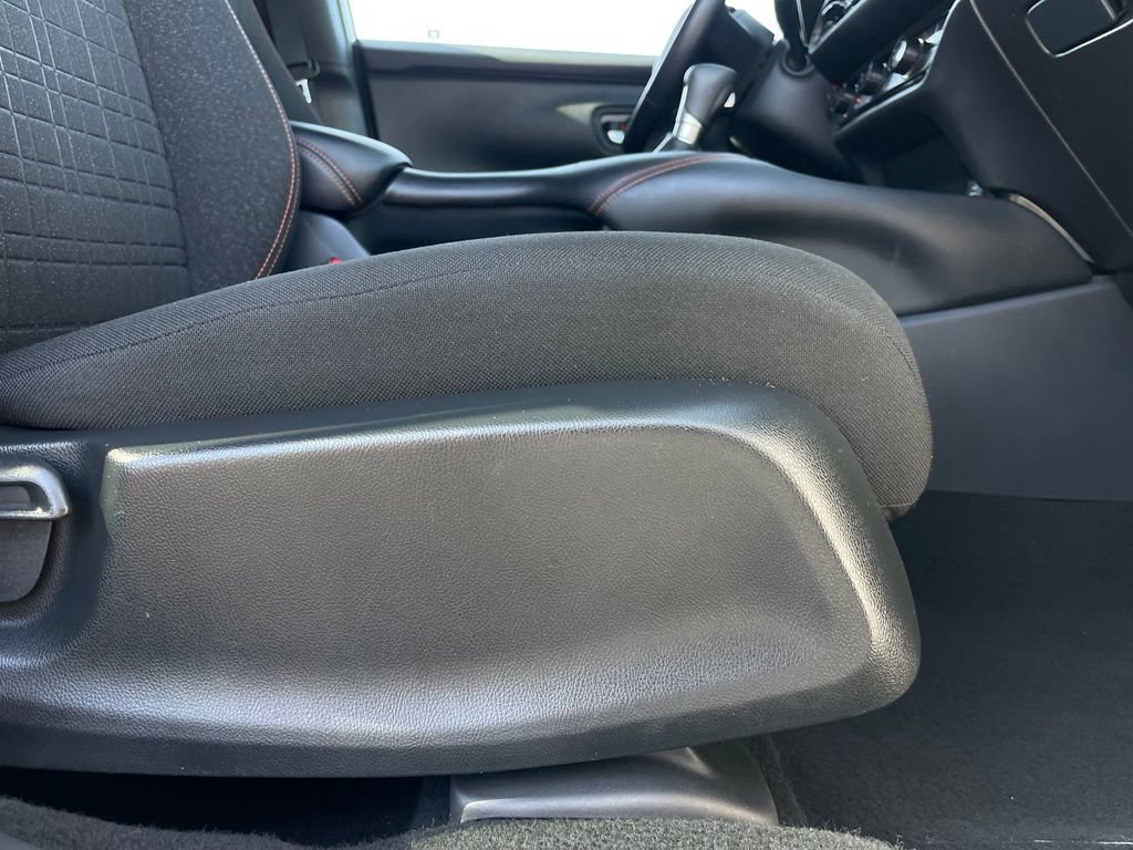 Certified 2025 Honda HR-V Sport image 30