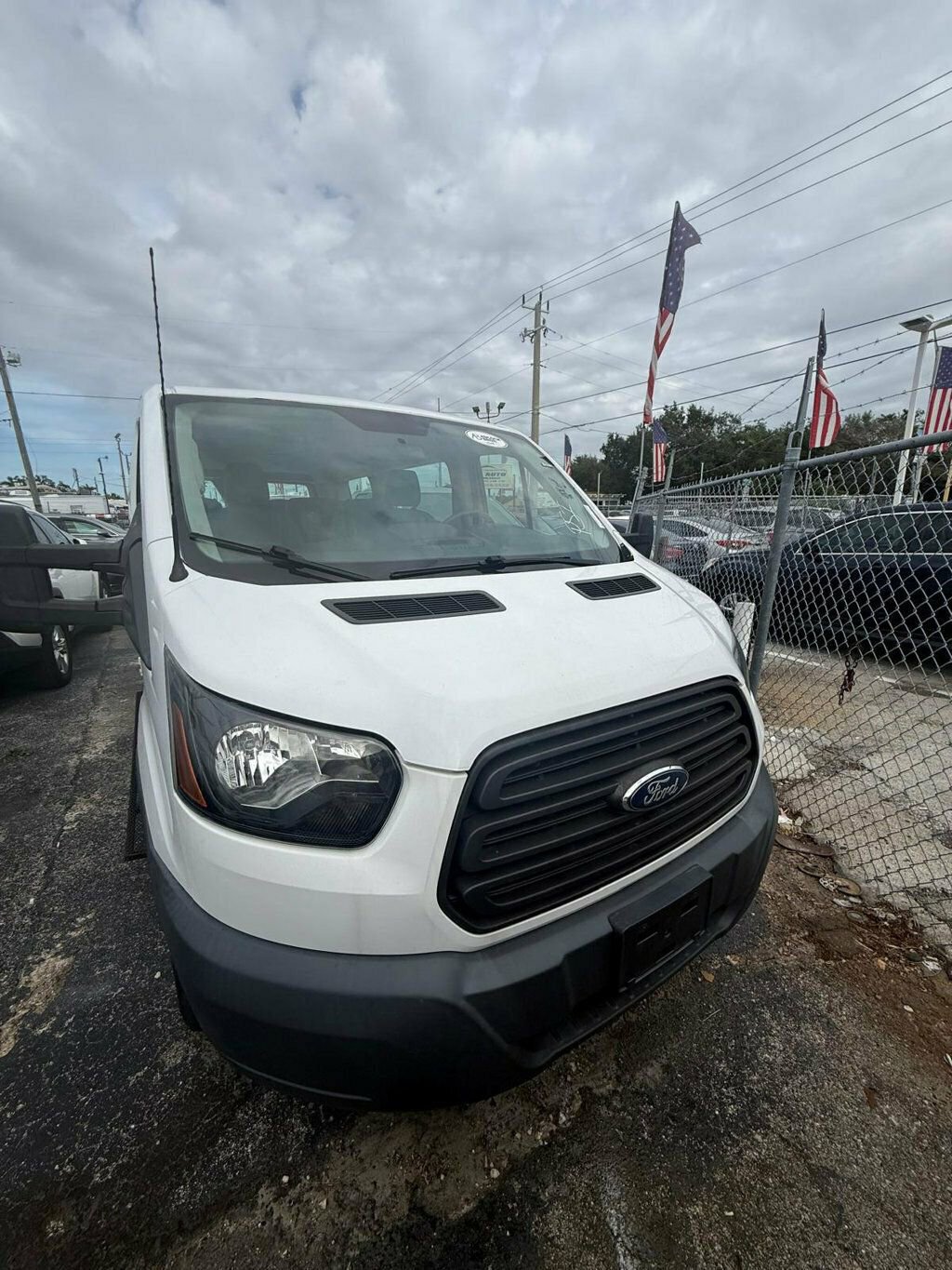 Used 2017 Ford Transit 150 XL video 1