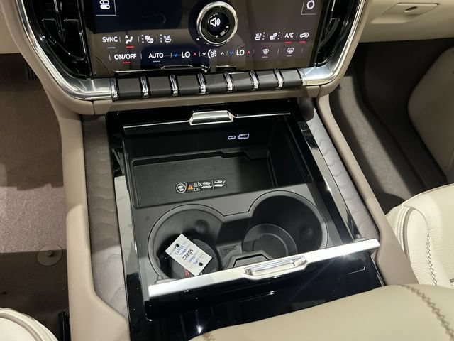 New 2026 GMC Yukon Denali w/ Denali Reserve Package AWD/4WD image 17