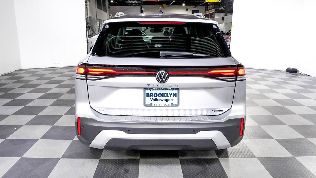 New 2025 Volkswagen Tiguan SE image 6
