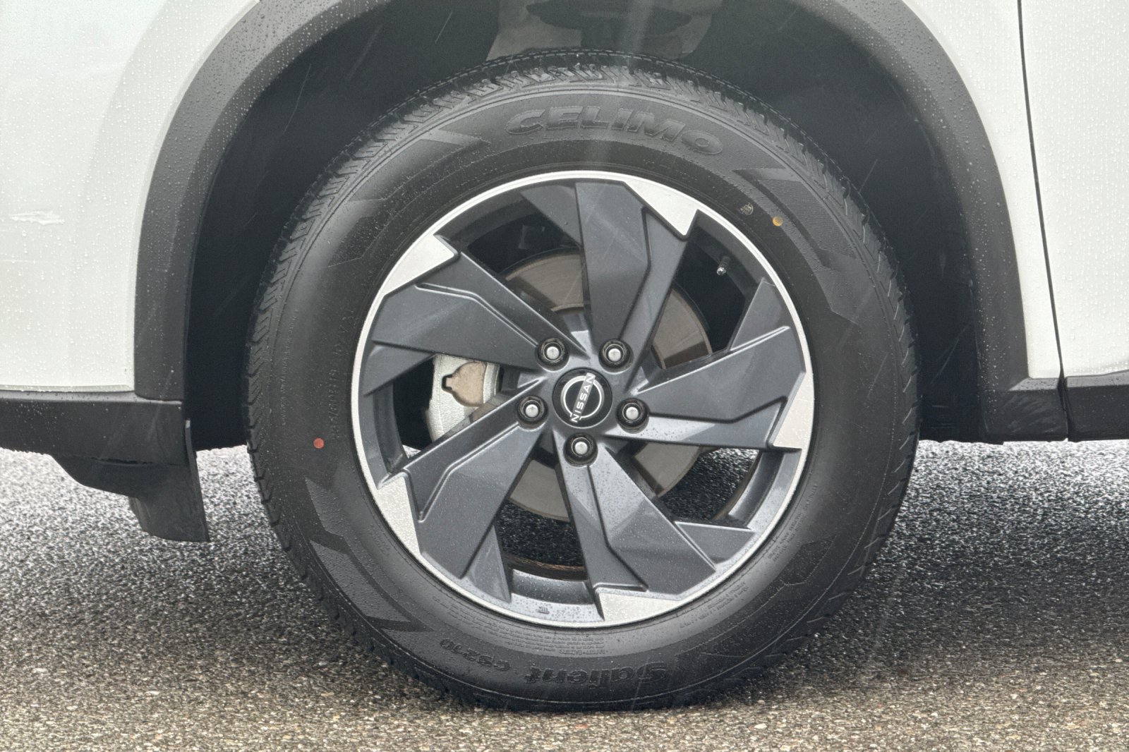 Certified 2024 Nissan Rogue SV FWD image 35