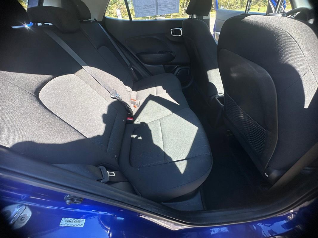 Used 2021 Hyundai Venue SE image 11