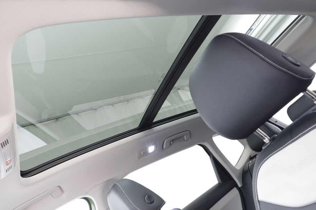 New 2026 Volkswagen Taos SEL AWD/4WD image 15