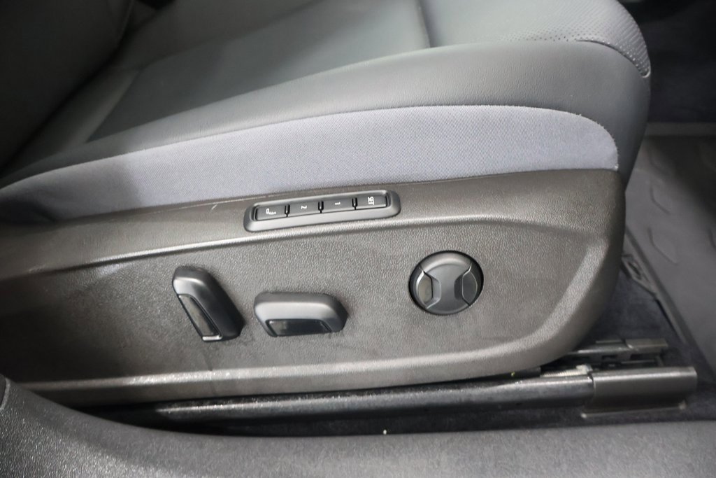 Used 2023 Volkswagen ID.4 Pro S image 22