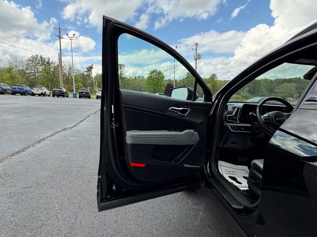 Used 2023 Kia Sportage X-Line w/ X-Line Premium Package AWD/4WD image 29