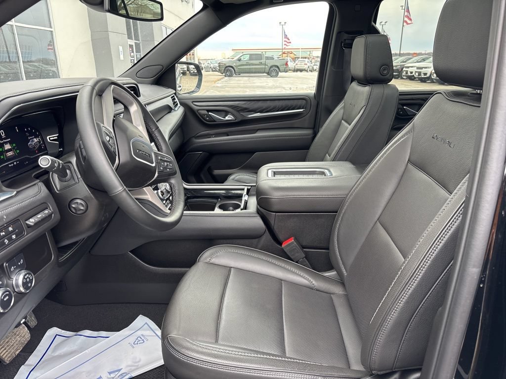 Used 2024 GMC Yukon Denali AWD/4WD image 10