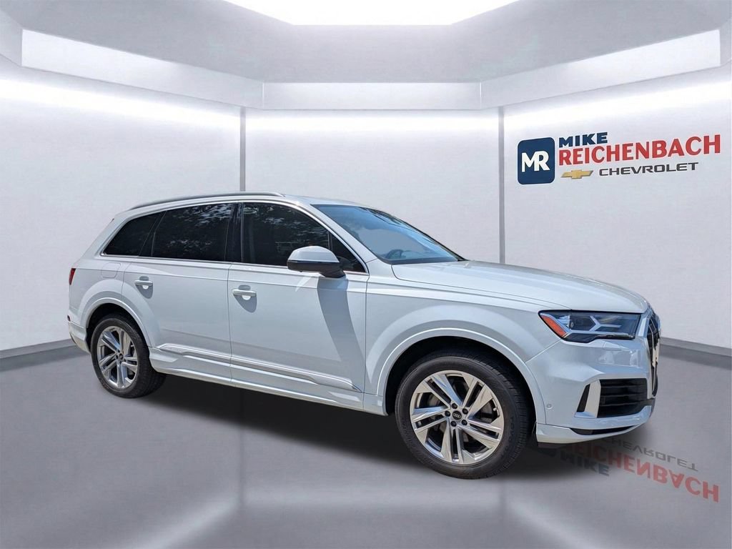 Used 2023 Audi Q7 3.0T Premium Plus AWD/4WD image 2