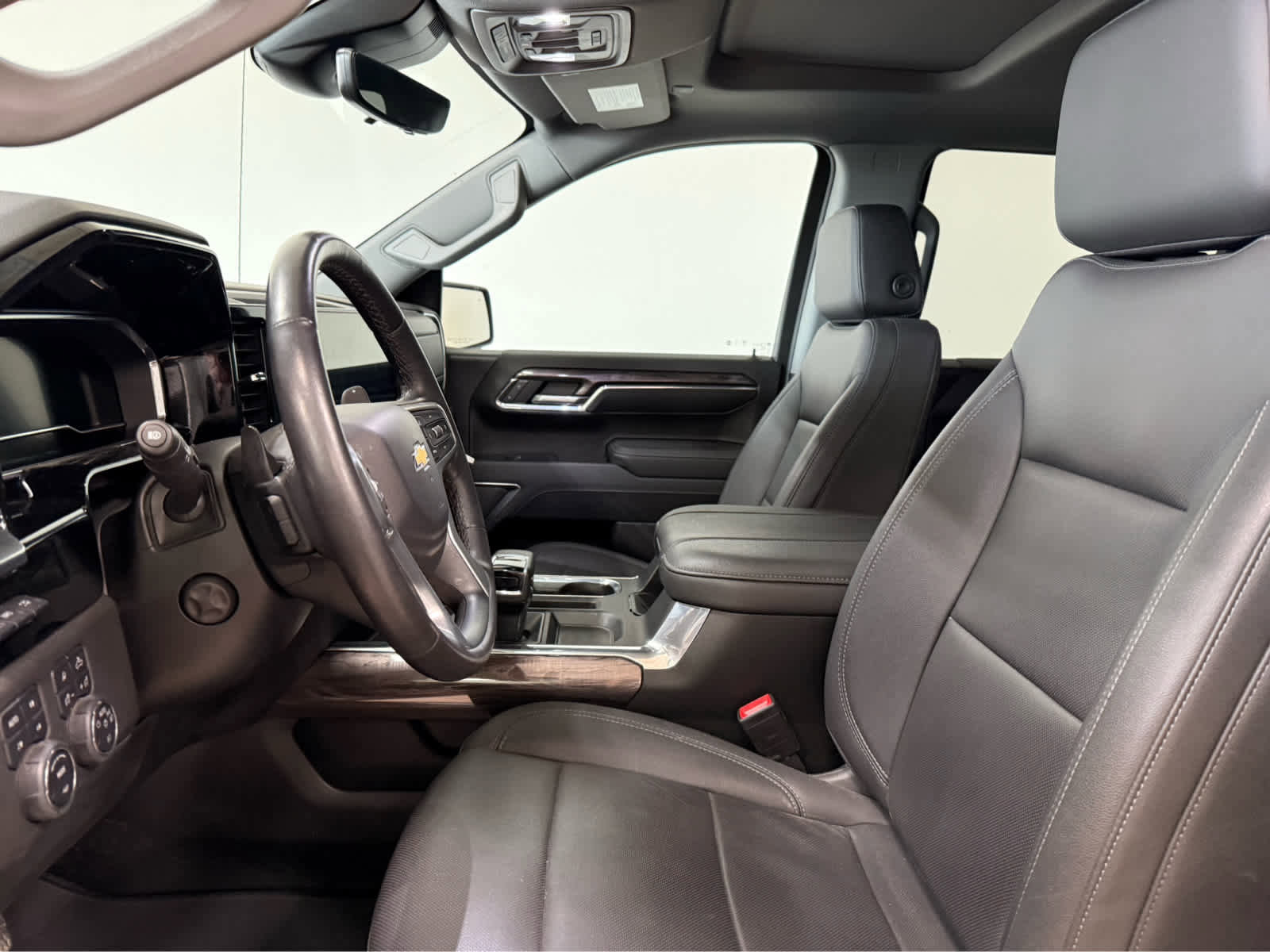 Certified 2023 Chevrolet Silverado 1500 LTZ w/ LTZ Premium Package AWD/4WD image 13
