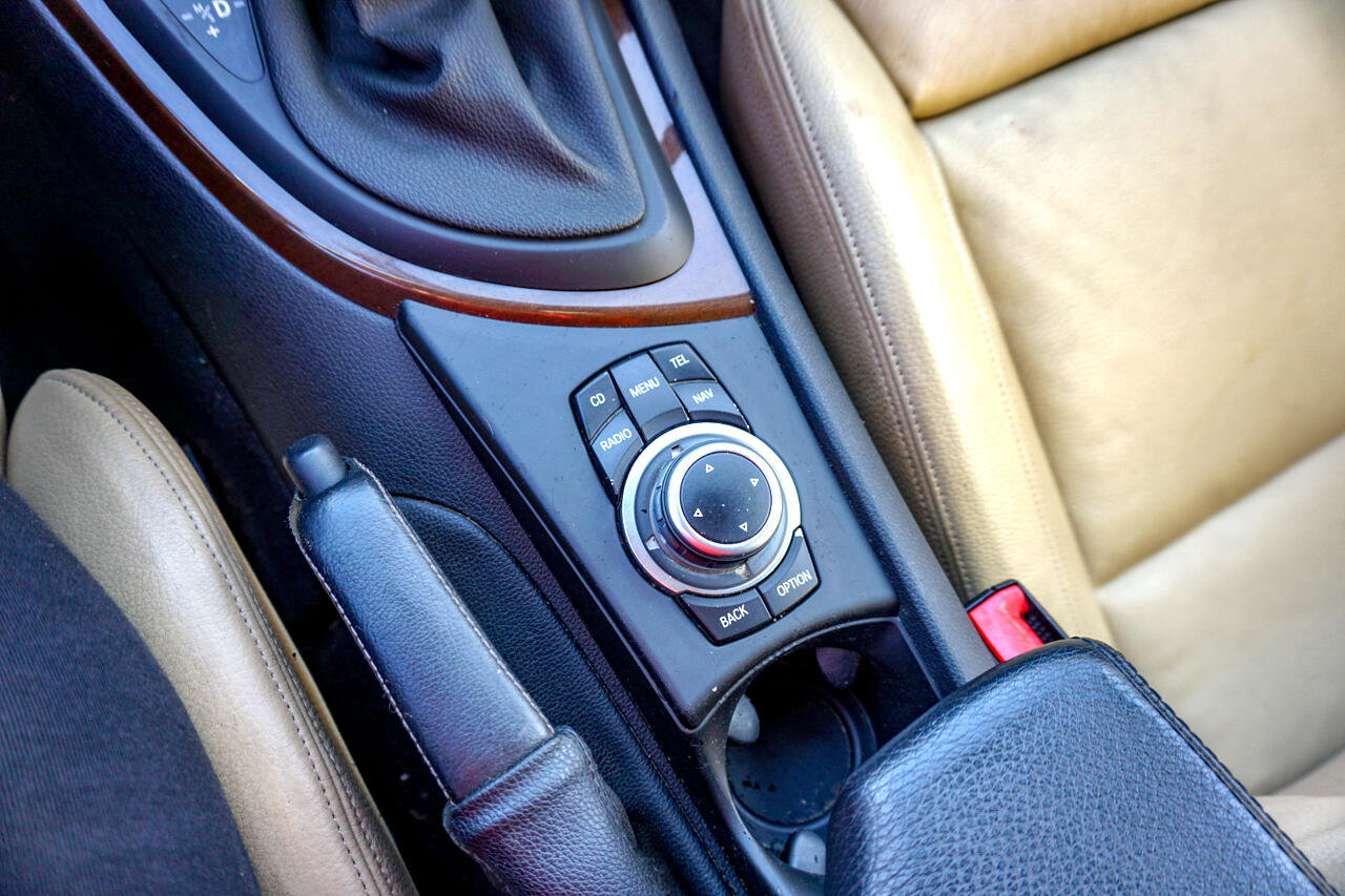 Used 2012 BMW 128i Convertible image 19