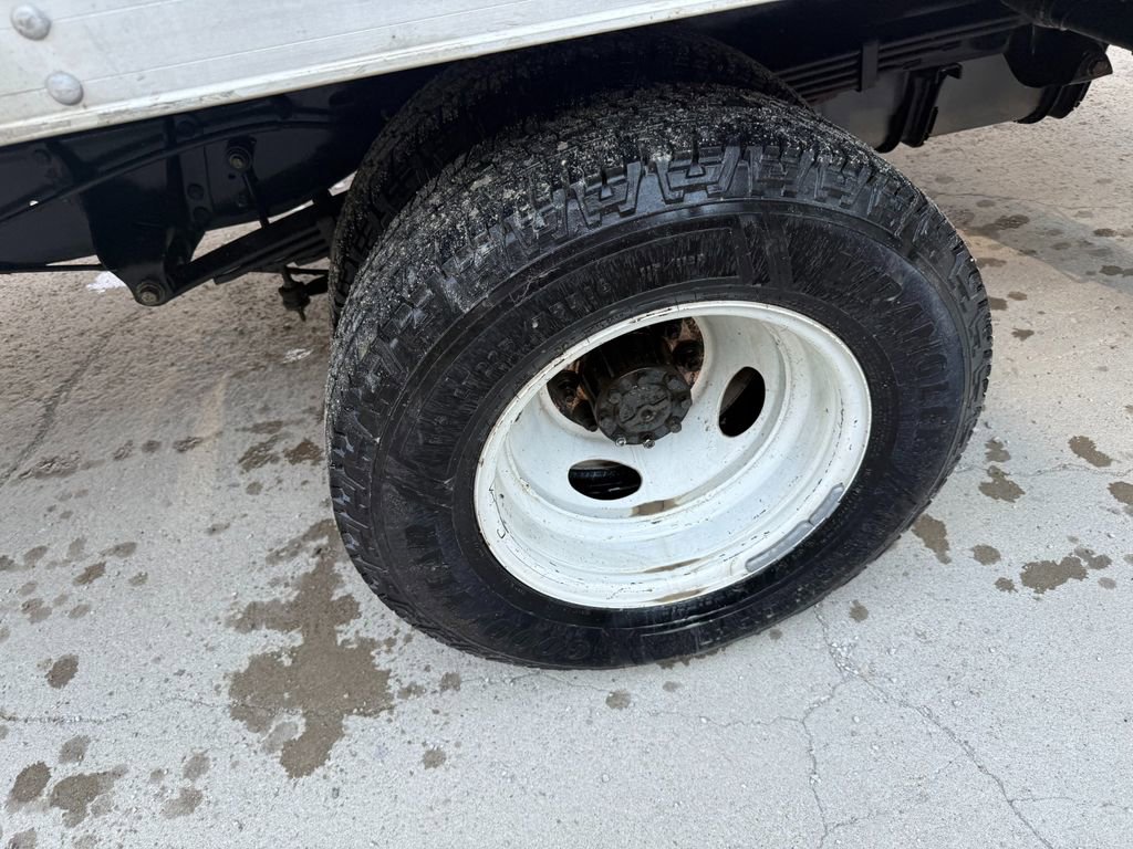 Used 2016 Ford E-450 and Econoline 450 Super Duty image 9