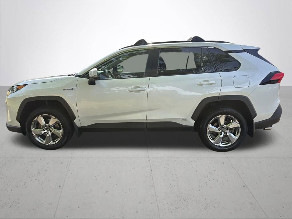 Used 2021 Toyota RAV4 XLE Premium AWD/4WD image 9