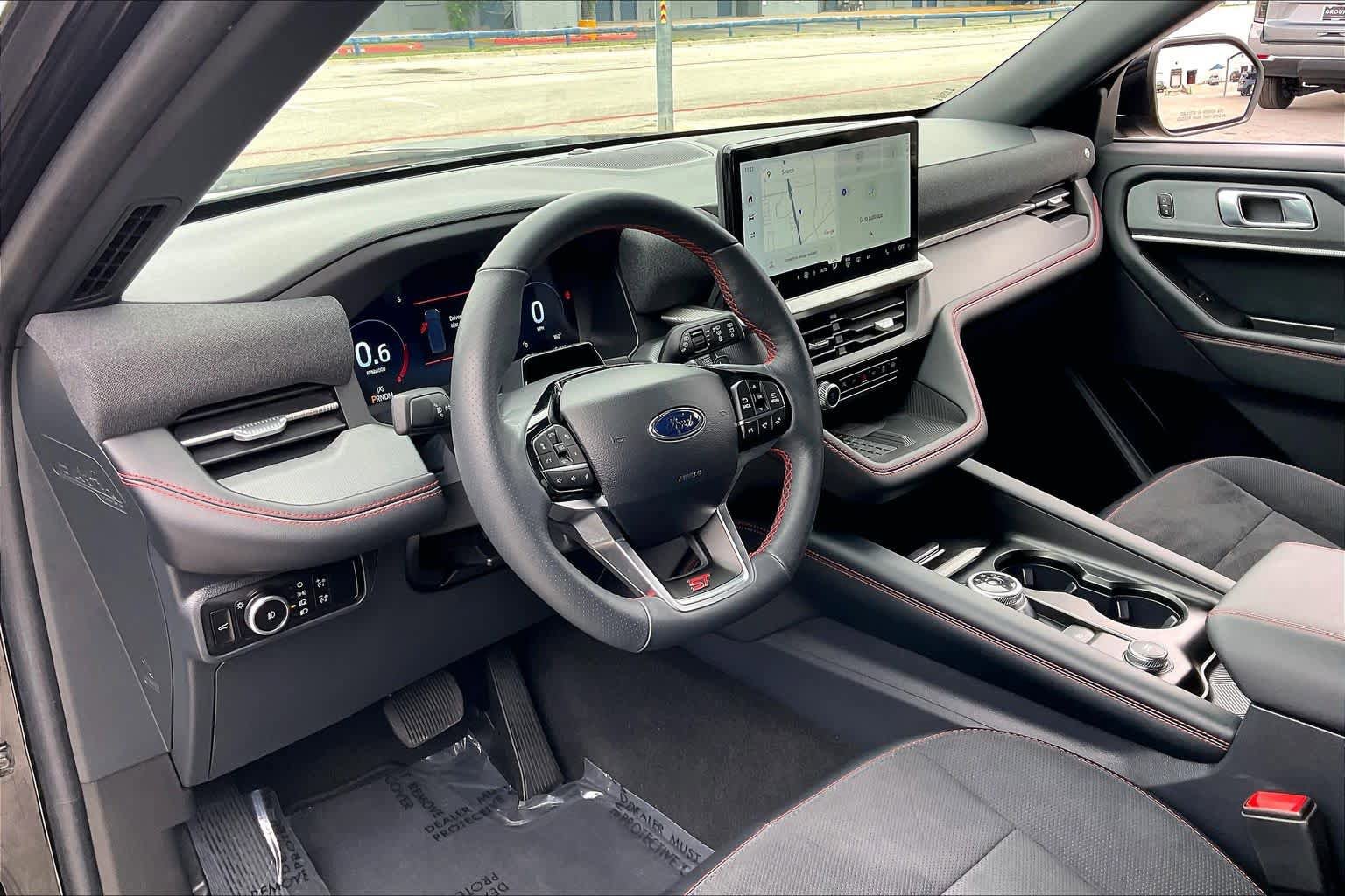 Used 2025 Ford Explorer ST AWD/4WD image 17