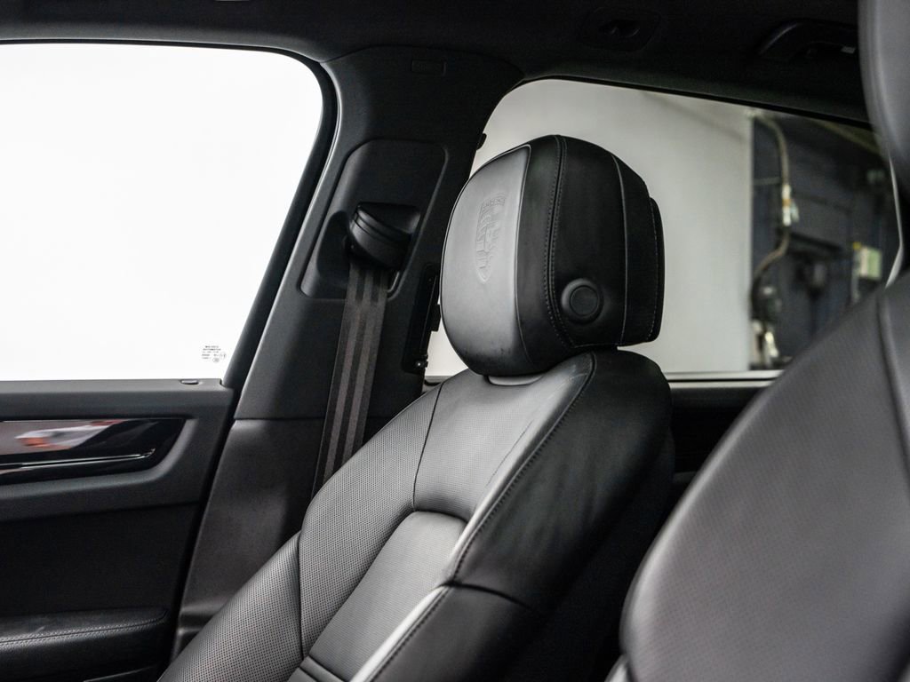Used 2022 Porsche Cayenne S AWD/4WD image 29