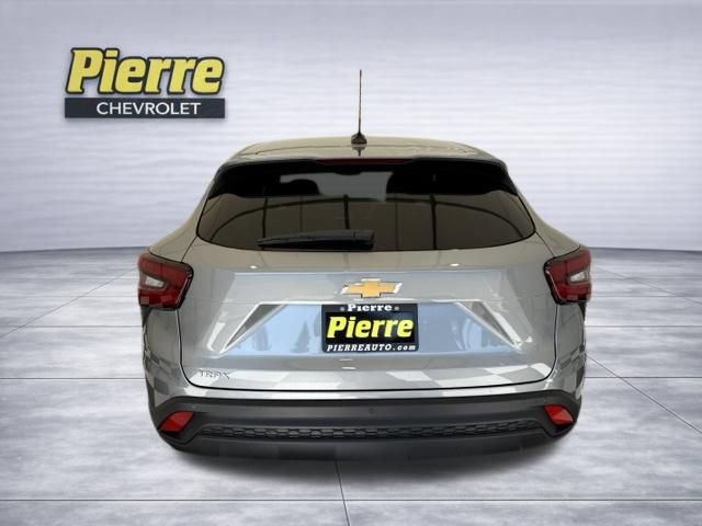 New 2026 Chevrolet Trax LS w/ LS Convenience Package FWD image 3