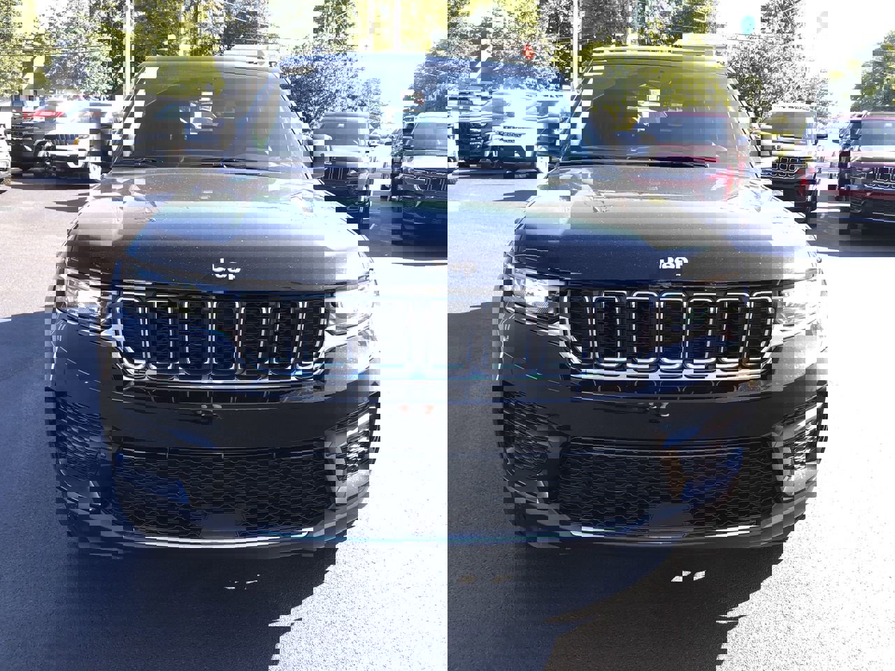 New 2025 Jeep Grand Cherokee Laredo X w/ Luxury Tech Group I image 16