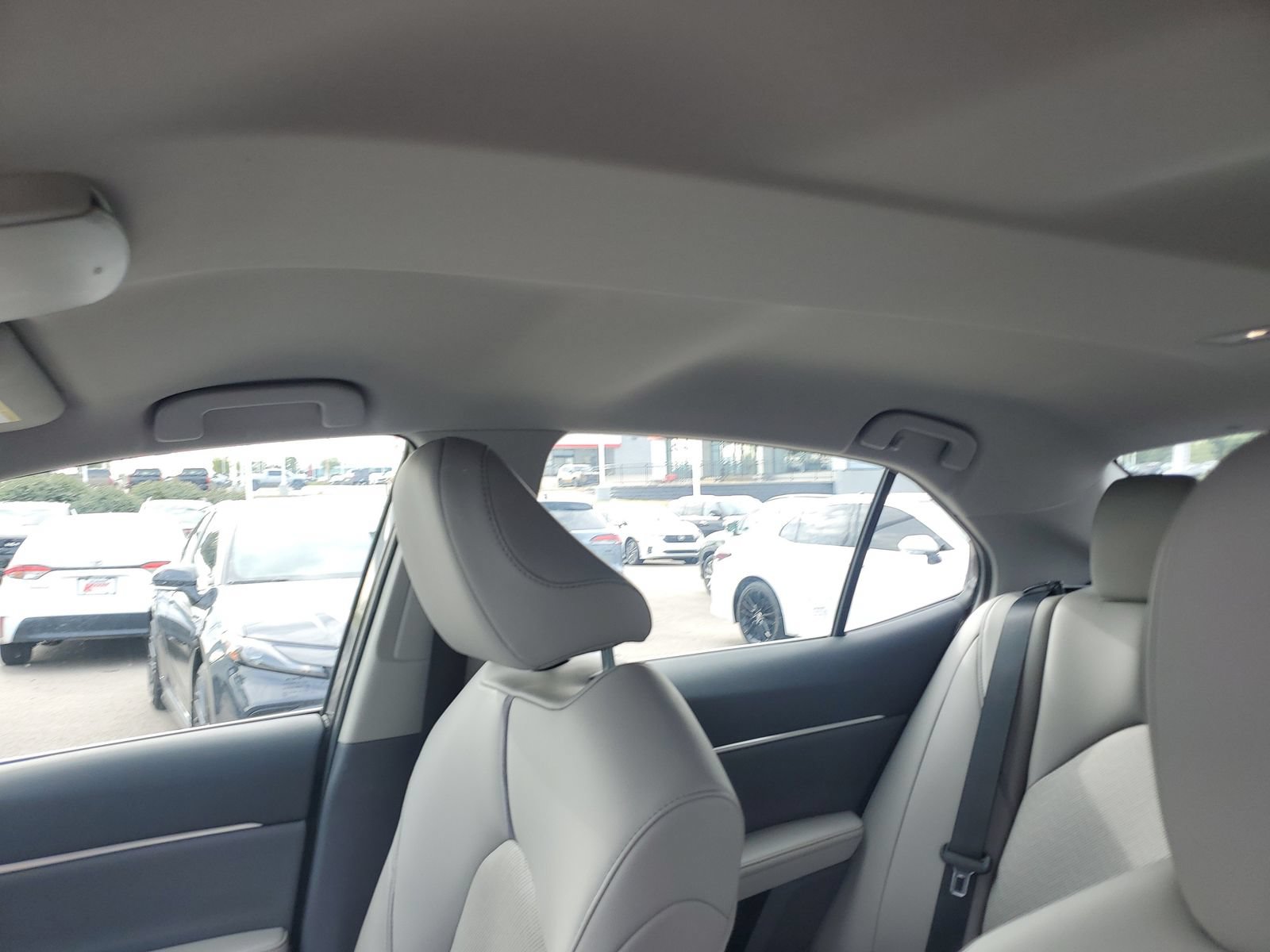 Used 2024 Toyota Camry XLE w/ Cold Weather Package FWD image 18