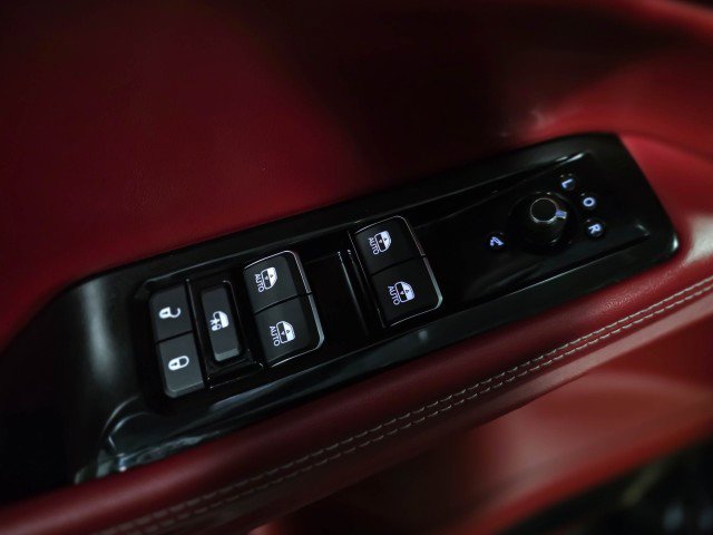 Used 2025 Jeep Wagoneer S Launch Edition AWD/4WD image 32