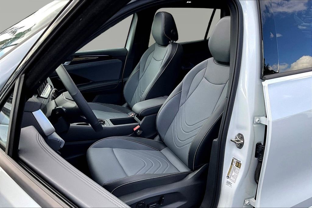 New 2026 Volkswagen Tiguan SE R-Line image 19