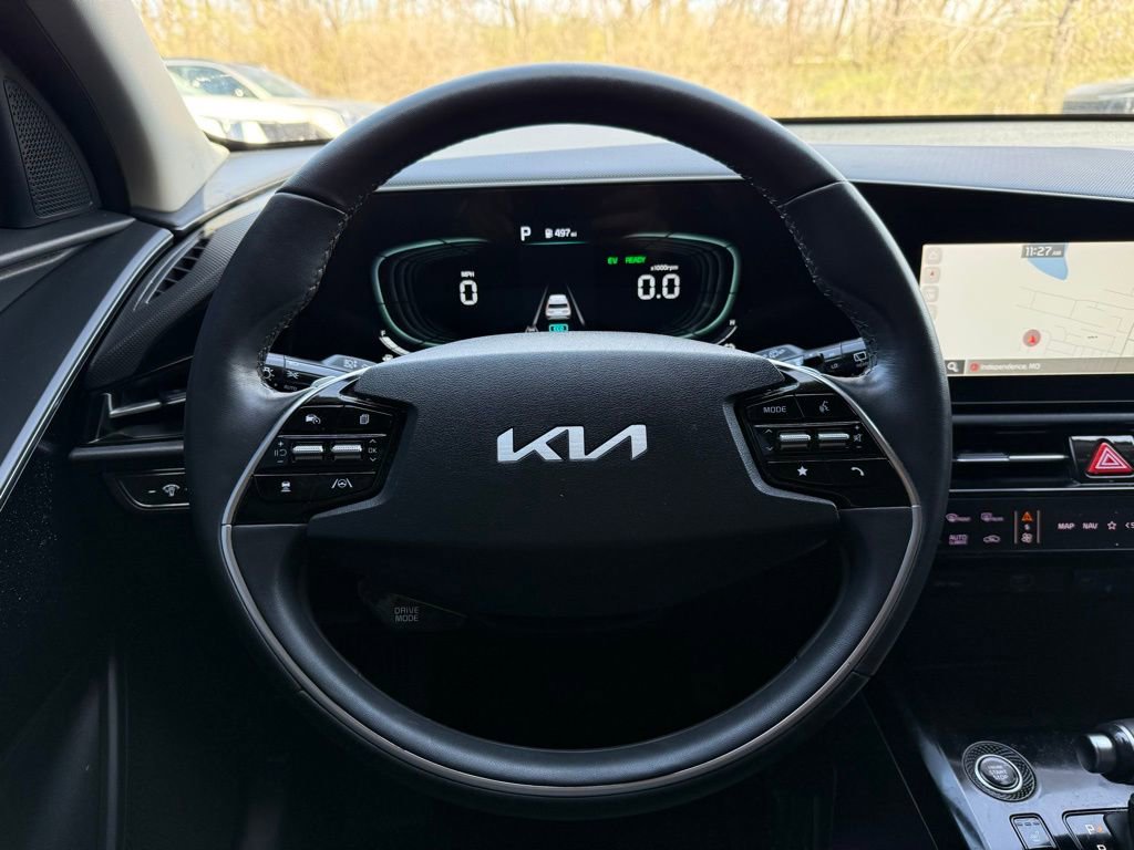 Used 2023 Kia Niro EX image 26