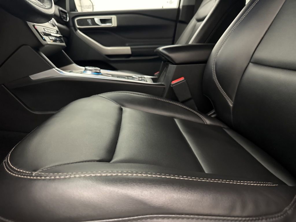 Used 2022 Ford Explorer XLT image 27