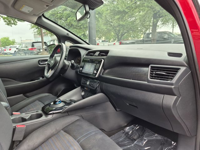 Used 2018 Nissan Leaf SV w/ SV Technology Package image 21