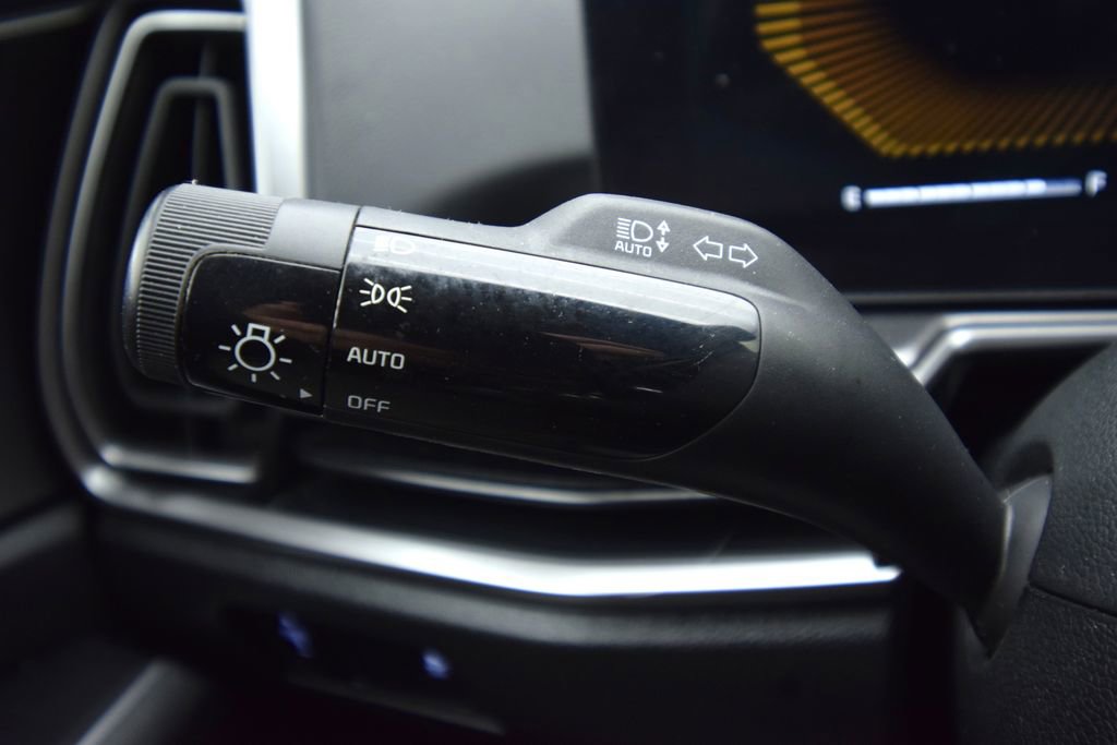 Used 2024 Kia Sorento S image 36