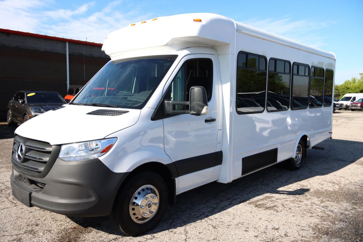 Used 2022 Mercedes-Benz Sprinter 3500 image 5