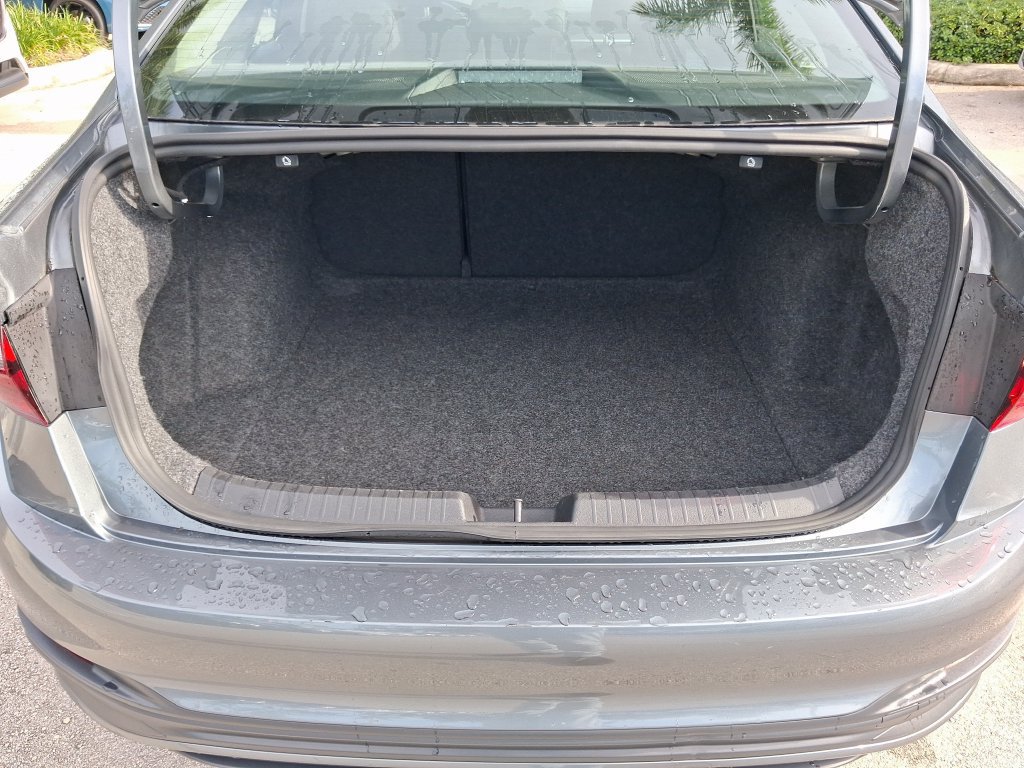 Certified 2024 Volkswagen Jetta S FWD image 12