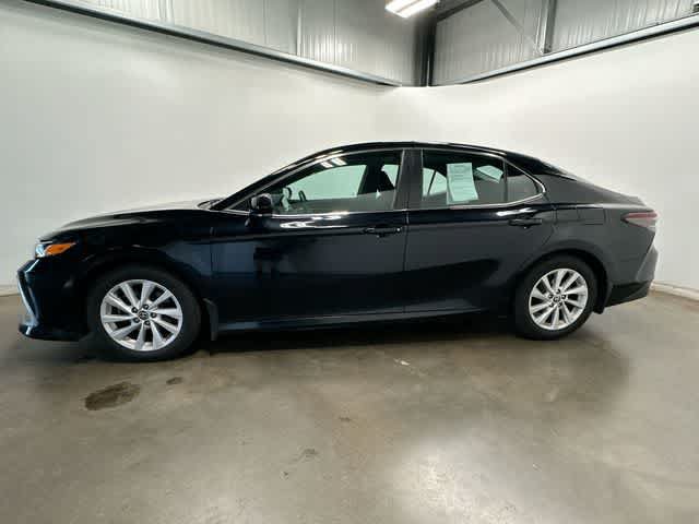 Used 2022 Toyota Camry LE FWD image 2