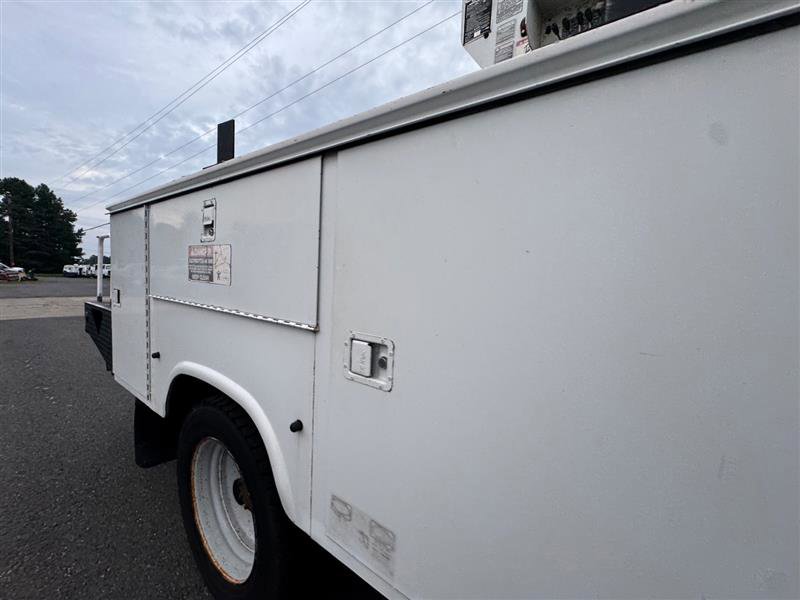 Used 2004 Ford F550 4x4 Regular Cab Super Duty image 29
