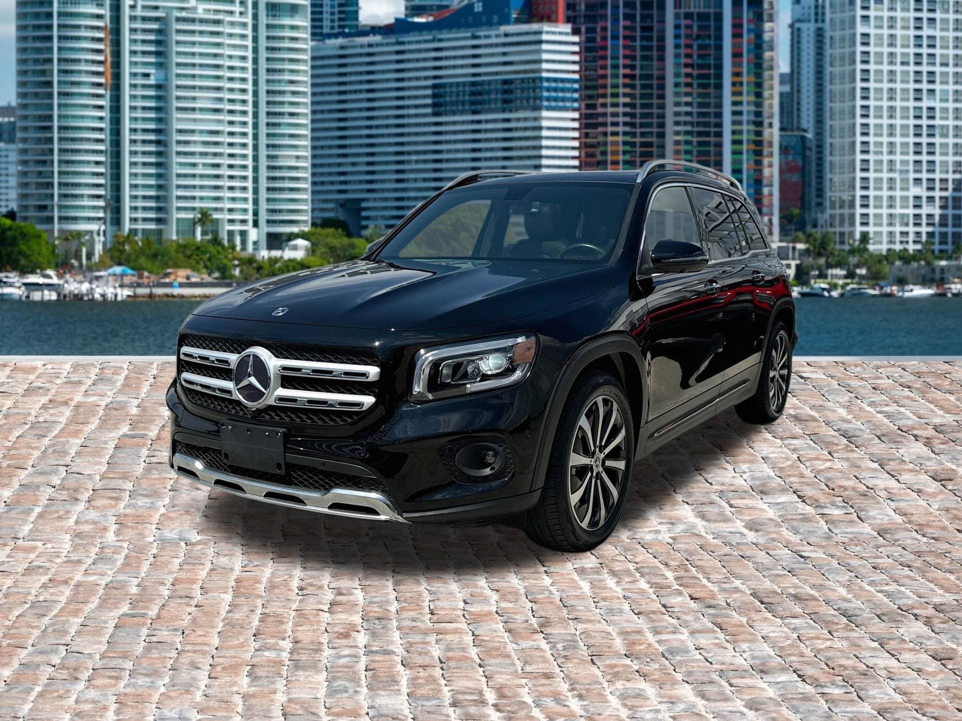Used 2021 Mercedes-Benz GLB 250 w/ Premium Package image 1