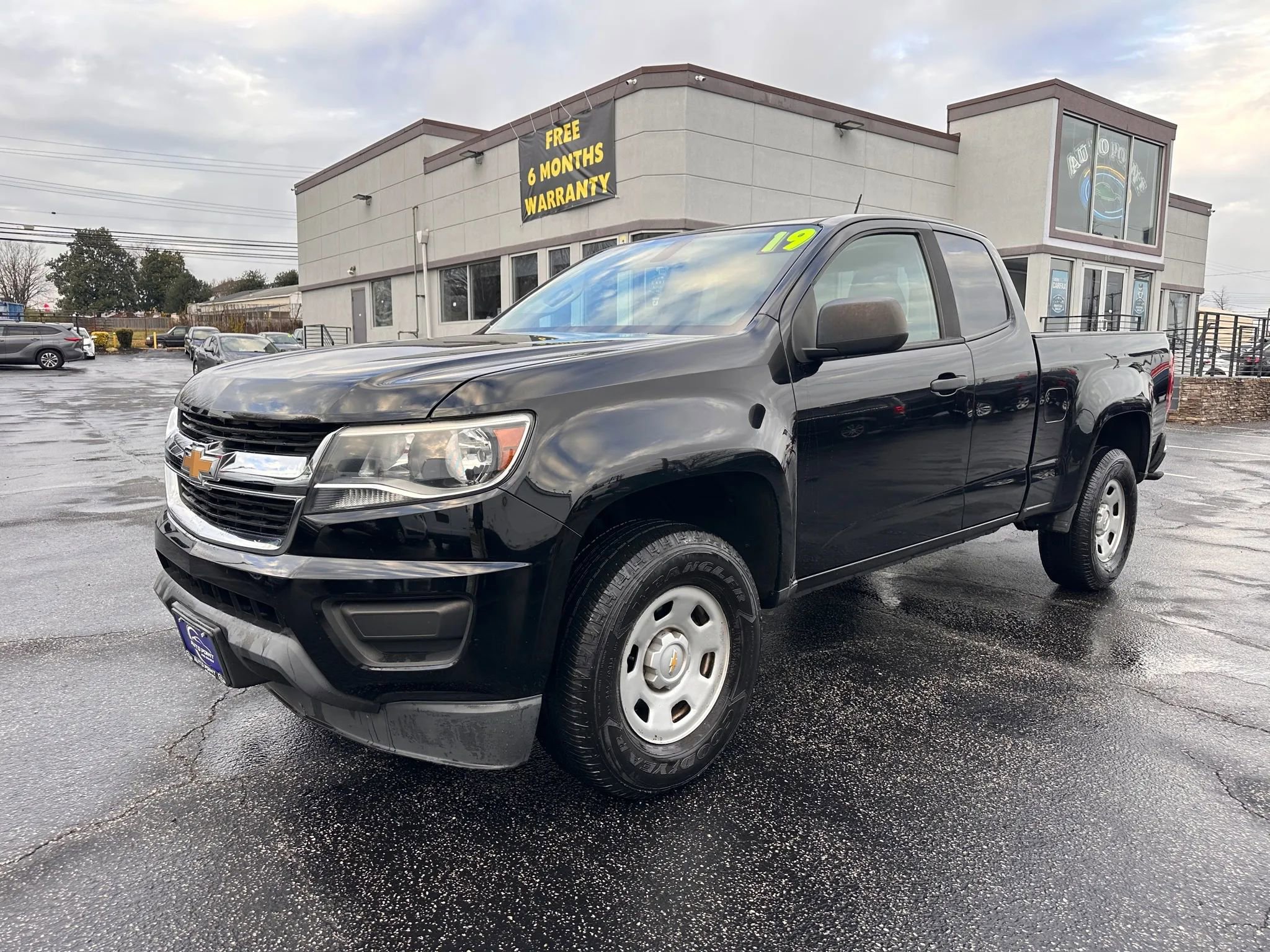 Used 2019 Chevrolet Colorado W/T image 1