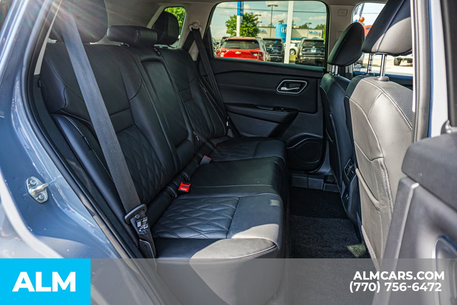 Used 2025 Nissan Rogue Platinum FWD image 24