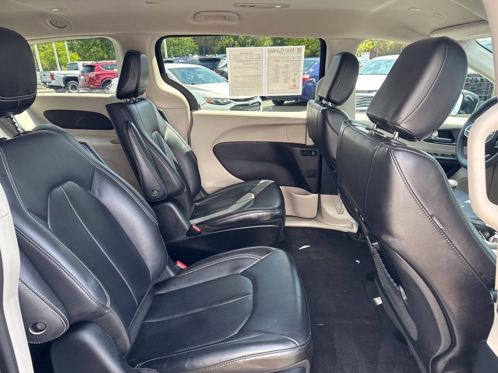 Used 2024 Chrysler Pacifica Limited FWD image 38