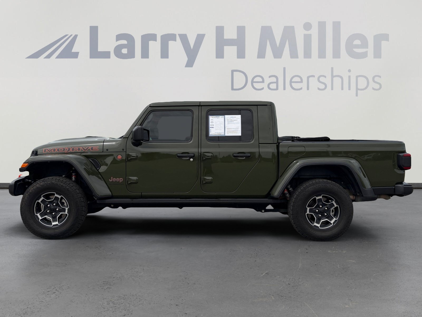 Used 2021 Jeep Gladiator Mojave AWD/4WD image 3