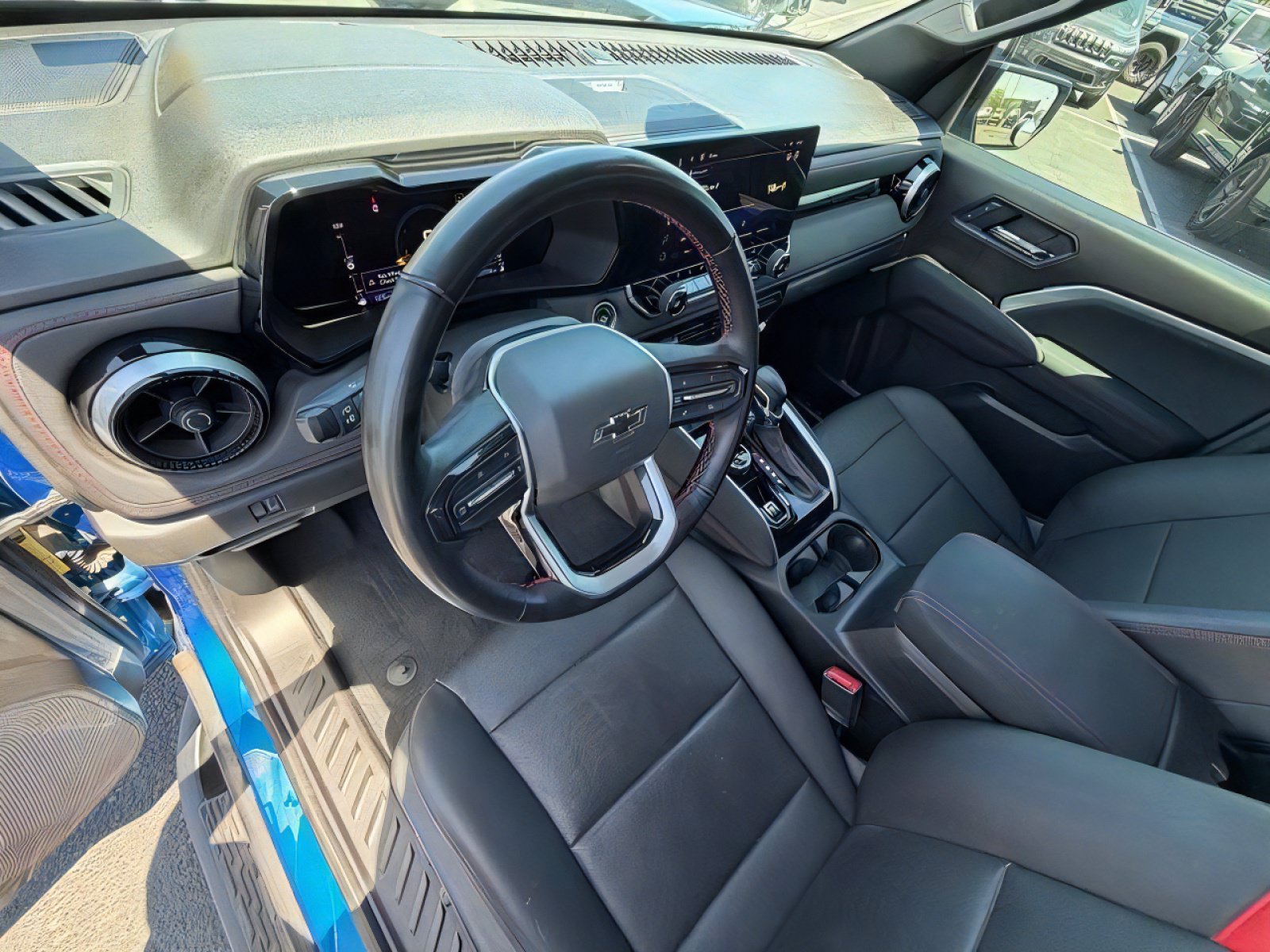 Used 2023 Chevrolet Colorado Z71 w/ Z71 Convenience Package 2 AWD/4WD image 16
