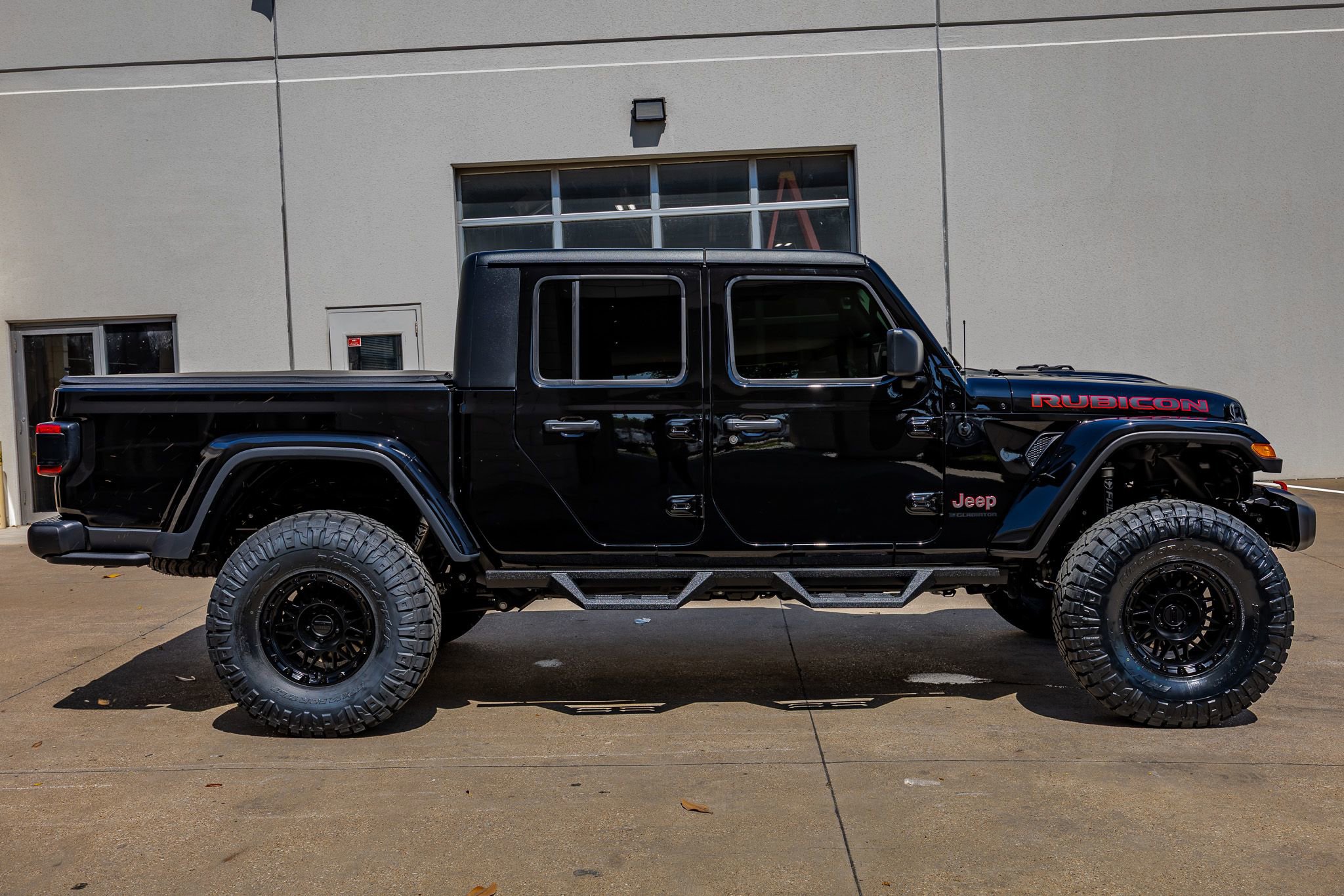 Used 2023 Jeep Gladiator Rubicon w/ LED Lighting Group AWD/4WD image 11
